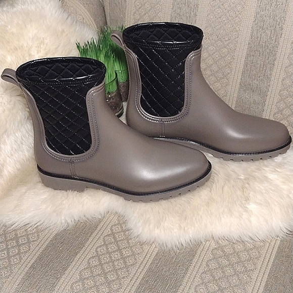Bernardo Zora Quilted Rain Boots - Picture 15 of 16
